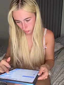 SexySaraxxoo webcam