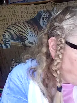 momismilf544 webcam