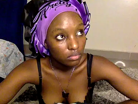 Sexy_strawberina webcam
