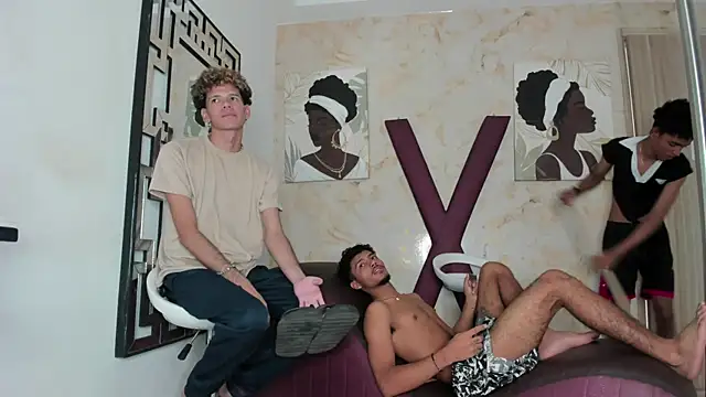 COUPLES_BOYS webcam