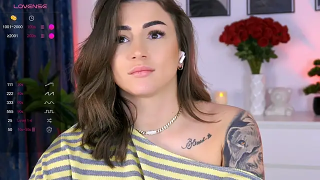 AishaSins webcam
