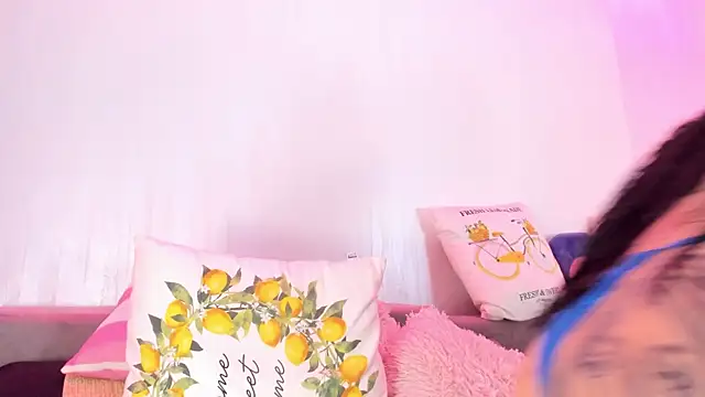 RileyNox webcam