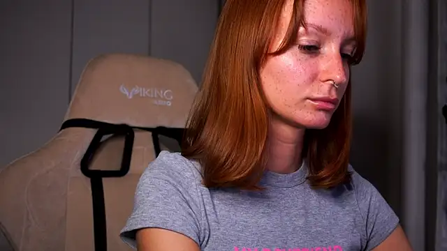 Liuba_Fox webcam