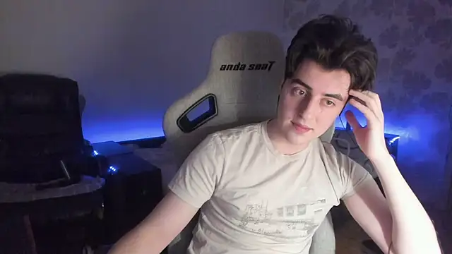 Knuckles17 webcam