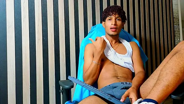Alex_Bloom webcam