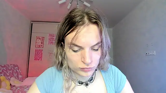 milliKira006 webcam