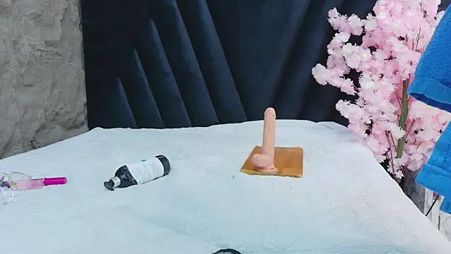 EbonyCoWorker webcam