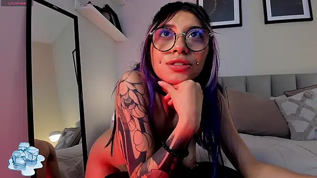 Violetta_Nur webcam