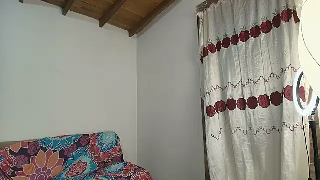 Nikki__uwu webcam