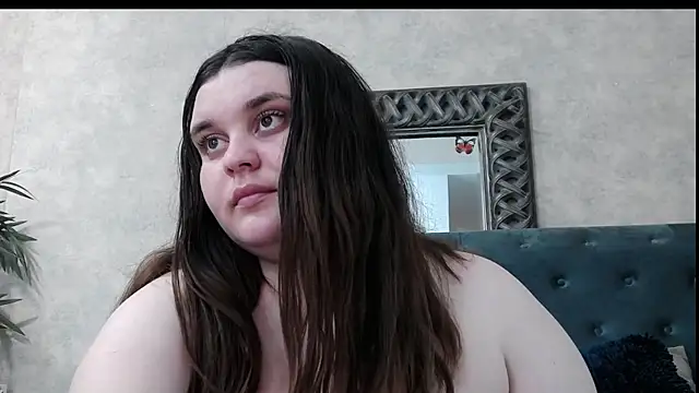 SaraElise webcam