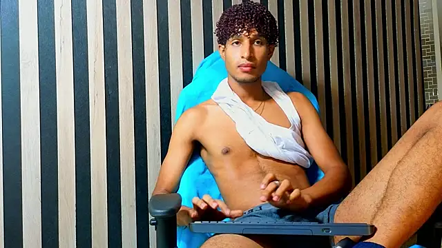 Alex_Bloom webcam