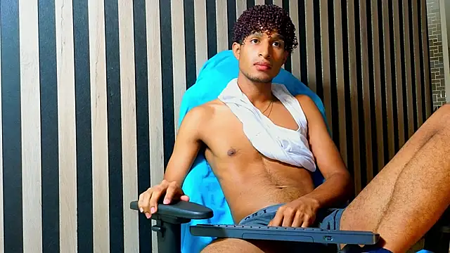 Alex_Bloom webcam