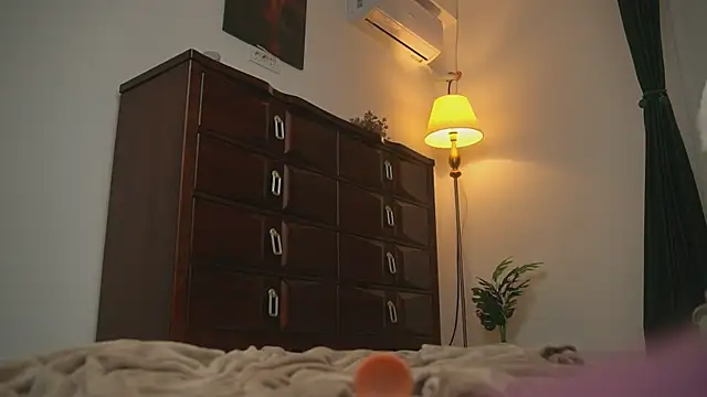 Alyonaqueen_ live cam