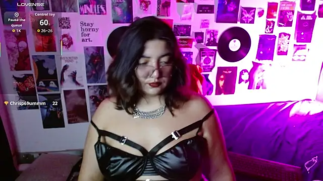 Roxy_f_w webcam
