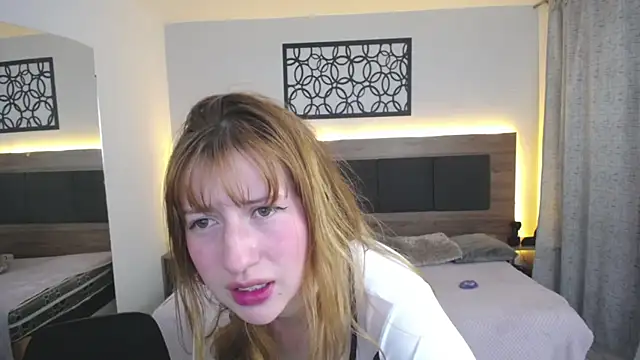 adhara_valkiria webcam