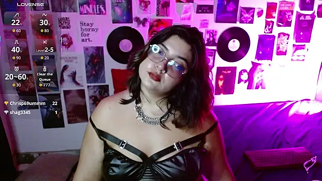 Roxy_f_w webcam
