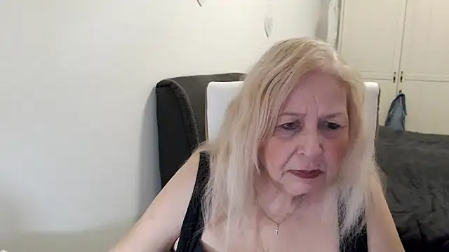 SusiLifeXXX webcam