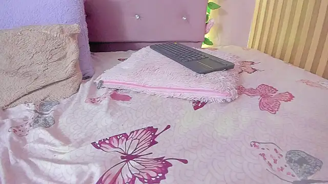 lovely__kiss__ webcam