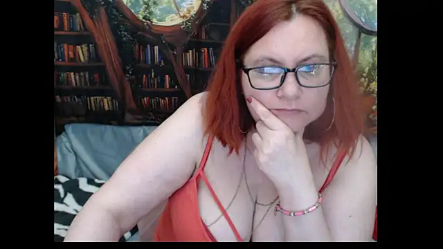 PlayfullMature webcam