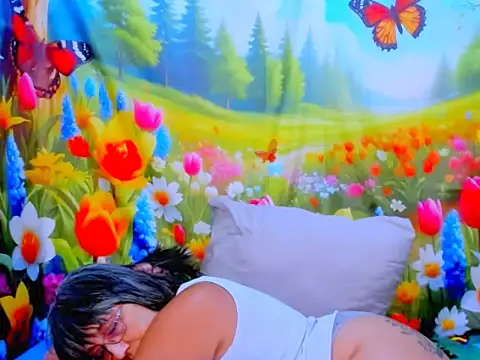 indianroxy webcam