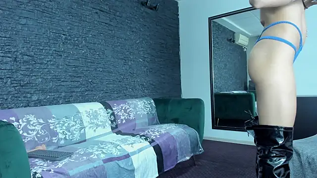 MissVelouraX webcam