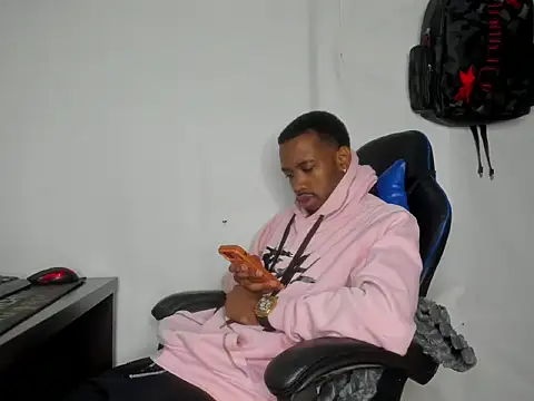 Kofi_exotic_2 webcam