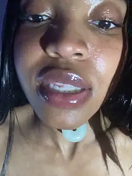 Queenkimi777 webcam