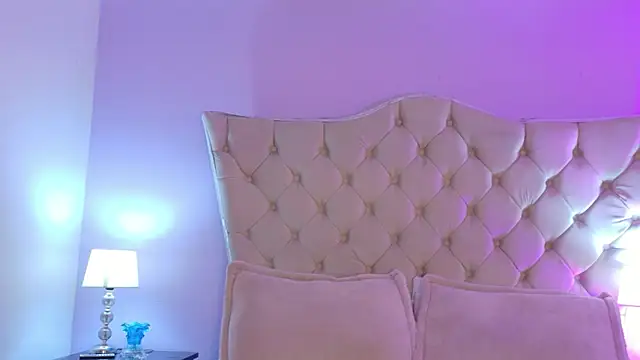 CarolineNasty webcam