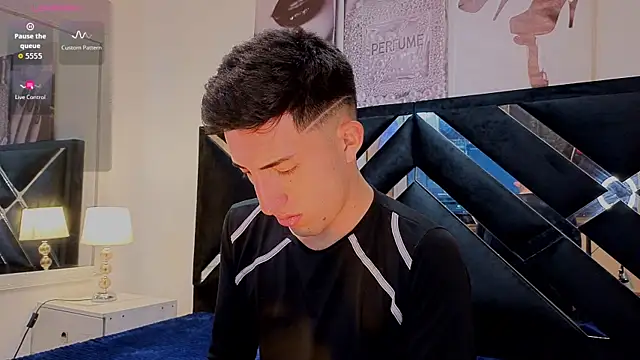 Un_Sluttyy webcam