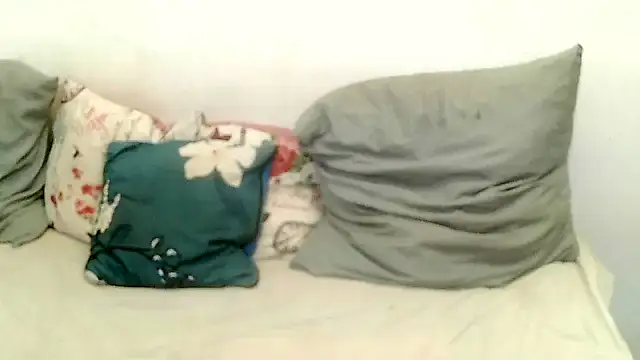 BrunetteNaomi8 webcam
