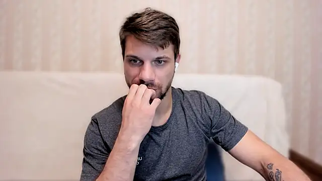 Tony_Wolf webcam