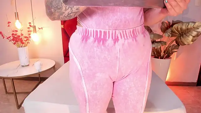 SaraDior webcam