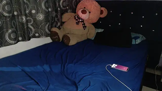 ANGELIQUE_KLANE webcam