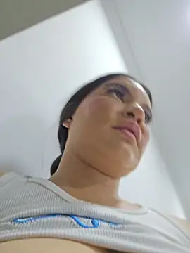 Pretty_Julieta webcam