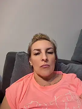Hot-Milf4U webcam