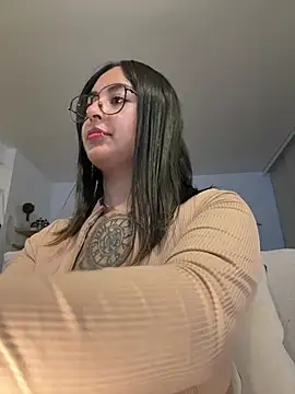 Rae_Lil_White Live Webcam on Stripchat