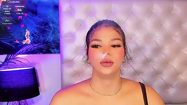 Keira_Fox31 webcam