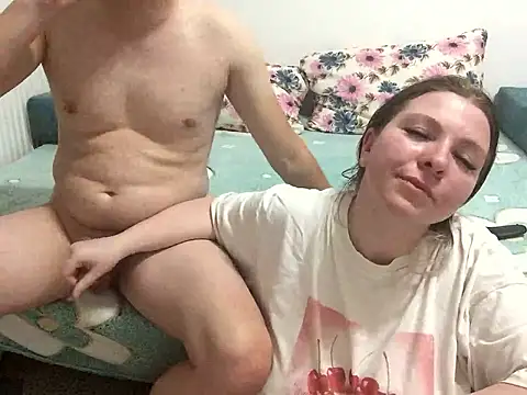 Aliceandmario webcam