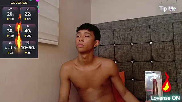 Little_Twink19x webcam