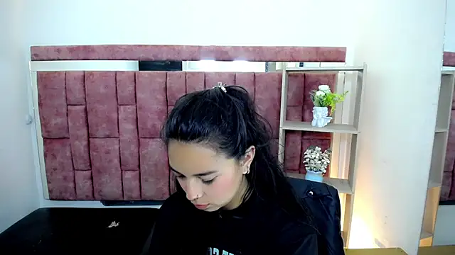 GiannaHott webcam