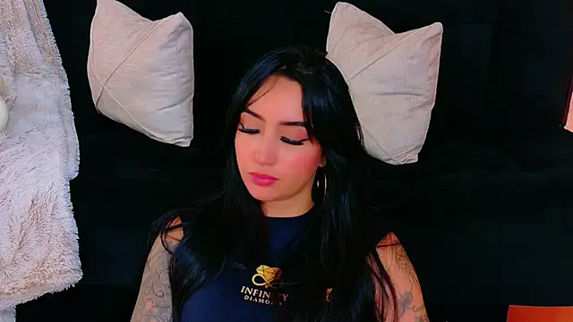 emmyevans1 - EmmyEvans1's free webcam - UK Sex Cams