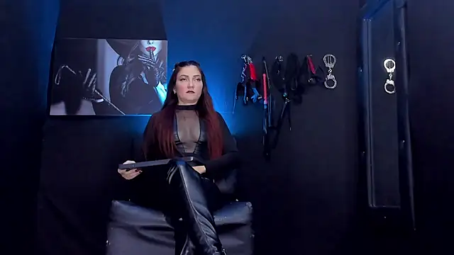 MiaaNoir webcam