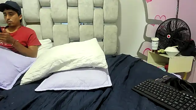 KEYRA-MILLER- webcam