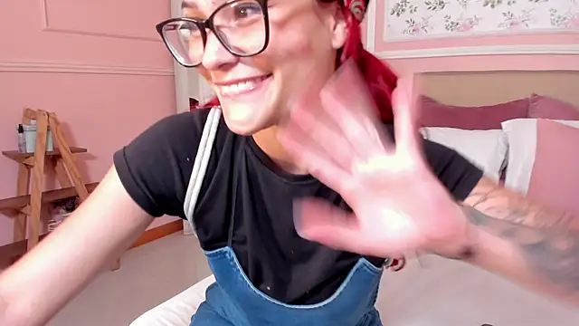 mae_lyra webcam
