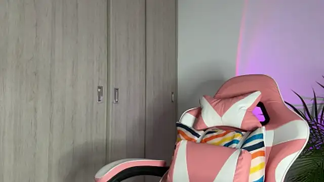 alesziarose_ webcam