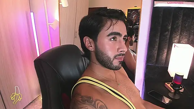 ItsMeEros webcam