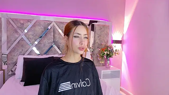 LolaGray__ webcam