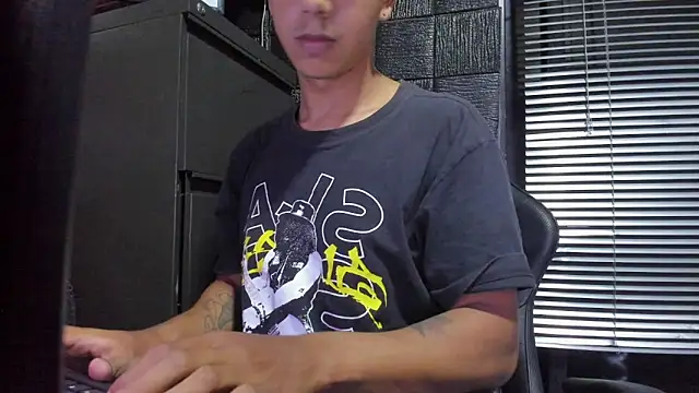 boy_bigcock24cm webcam