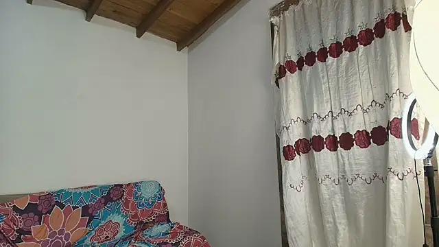 Nikki__uwu webcam