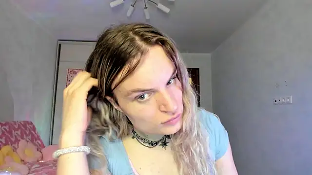 milliKira006 webcam